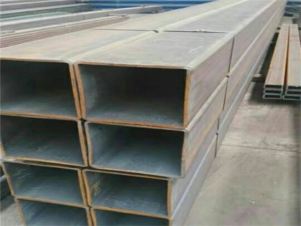 弋阳<font style='color:red'>Q355B无缝方管</font>大厂出货